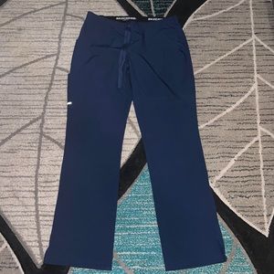 Navy blue 💙 sketchers scrub pants